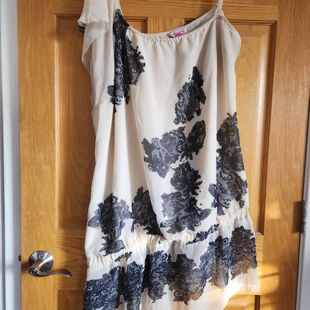 One shoulder top - Picture 6 of 6